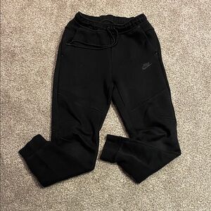 Nike Tech Men’s Black Sweatpants